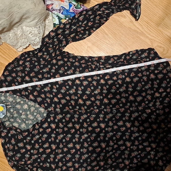 Blouse - Picture 8 of 8